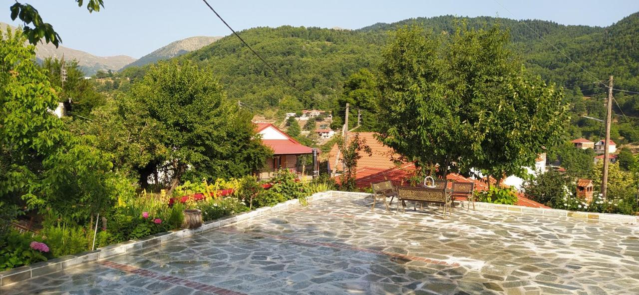 Guesthouse Petrino Pezoula Exterior photo