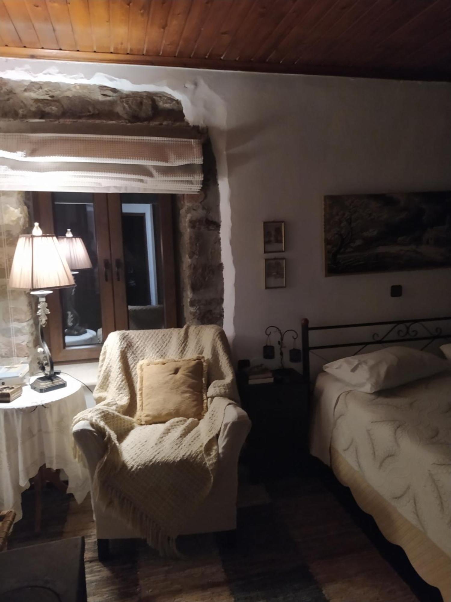 Guesthouse Petrino Pezoula Exterior photo